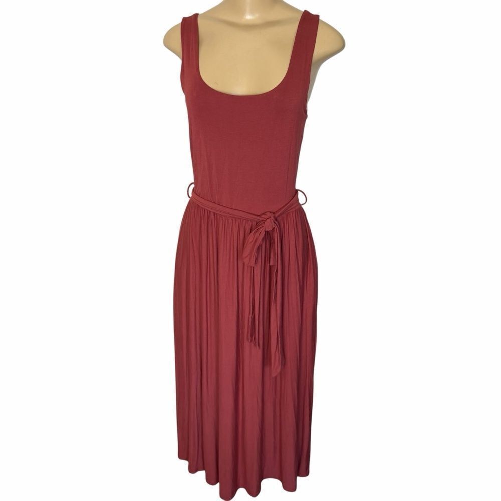 Carly Jean Los Angeles sleeveless stretchy belted brick red Midi Dress Medium